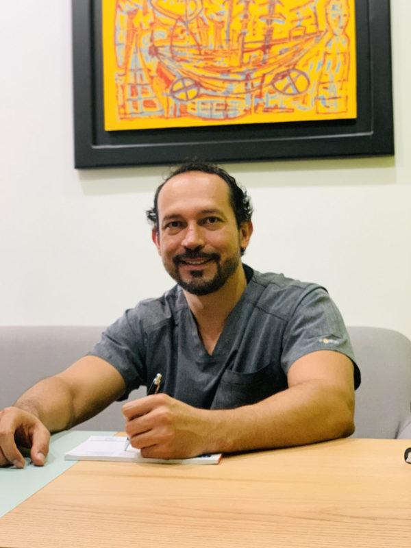Cirujano especialista en hernias